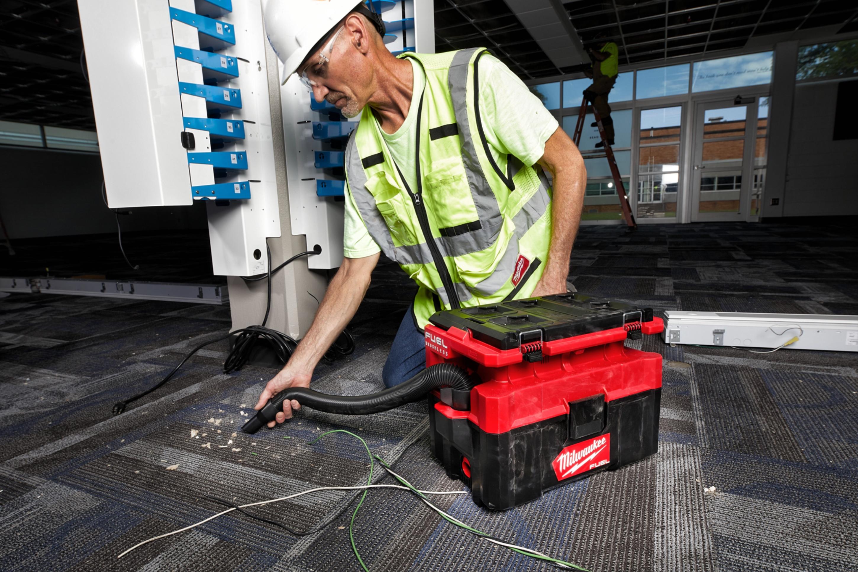 Пылесос Milwaukee M18 FPOVCL-0 (4933478187)