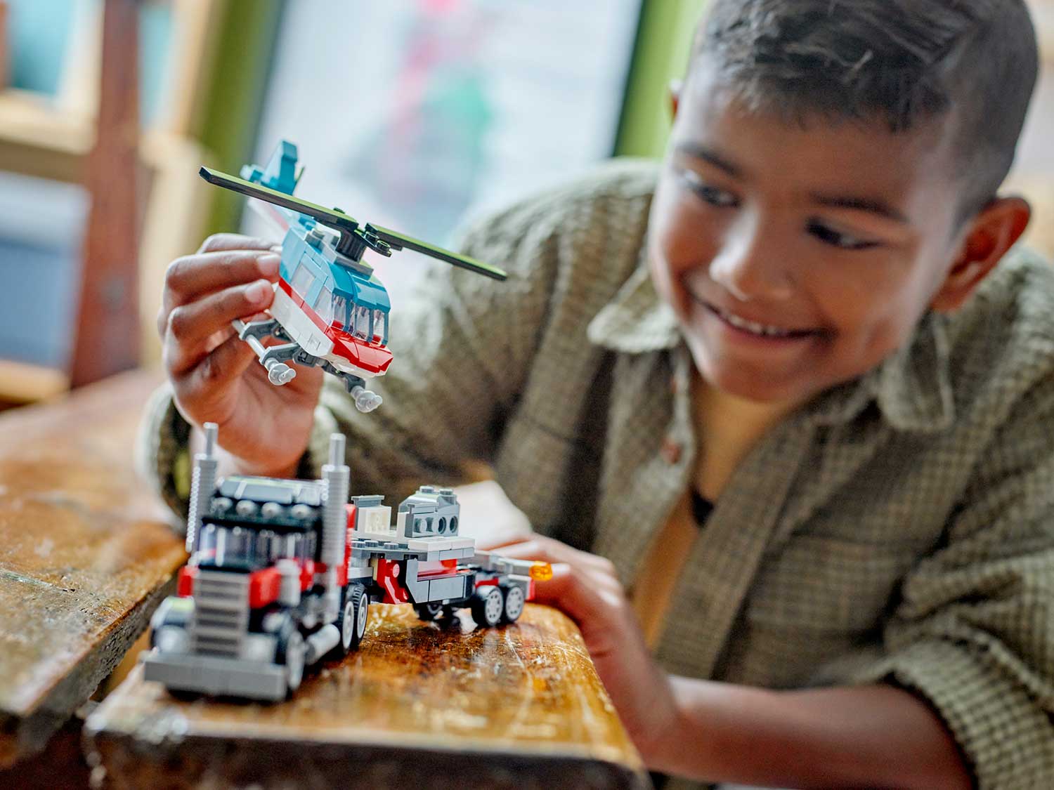 Конструктор Lego Creator Грузовик-платформа с вертолетом (31146)
