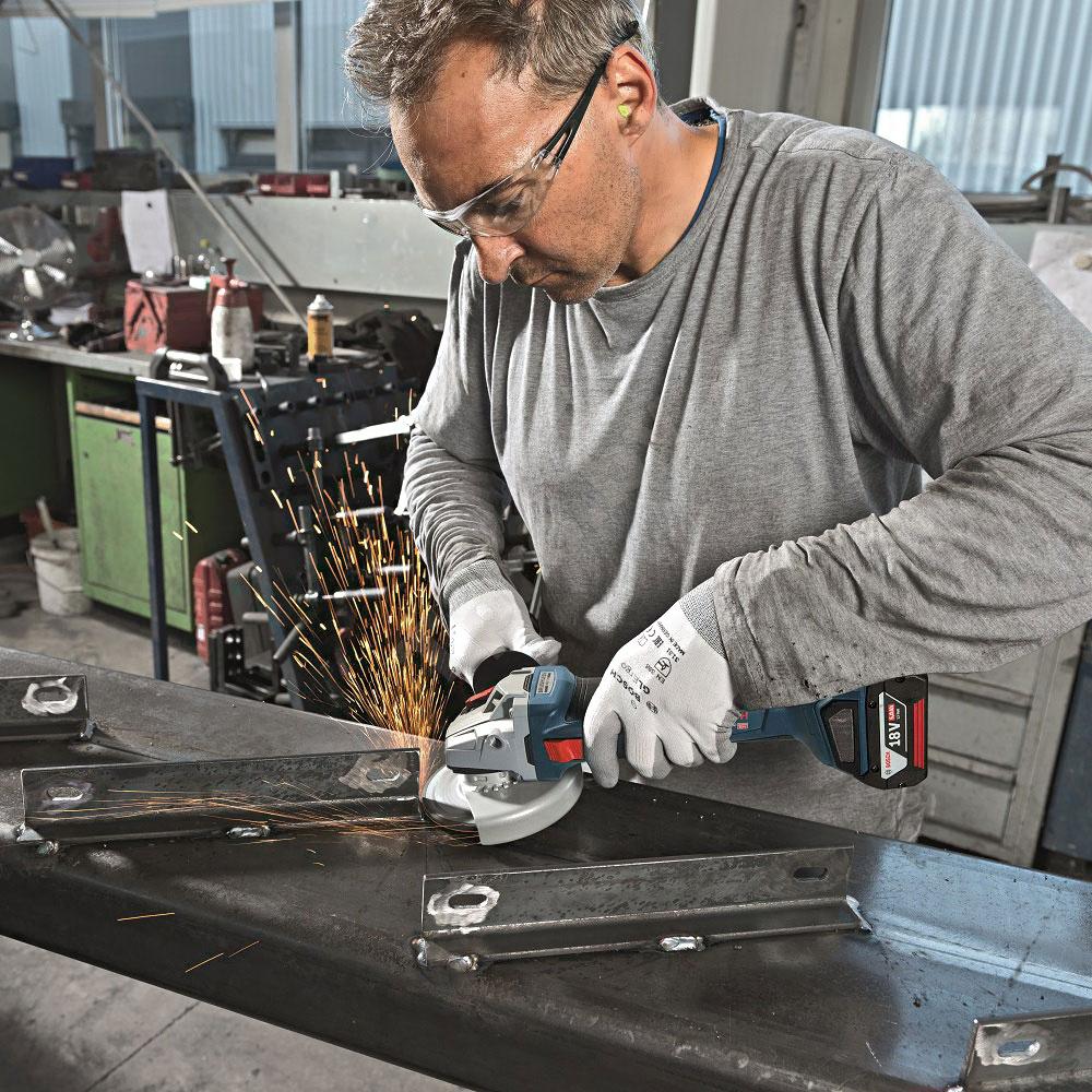 Угловая шлифмашина Bosch GWS 18V-10 Professional с 2АКБ в кейсе (06019J4004)