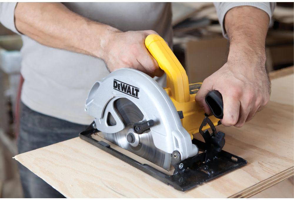 Дисковая (циркулярная) пила DeWalt DWE560 (DWE560-QS)