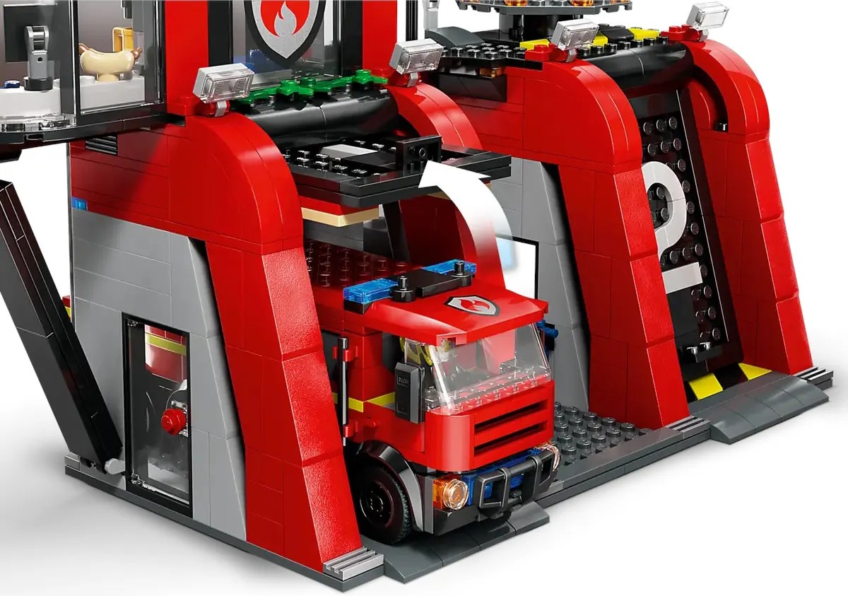 Конструктор Lego City Пожарная станция с пожарной машиной (60414)