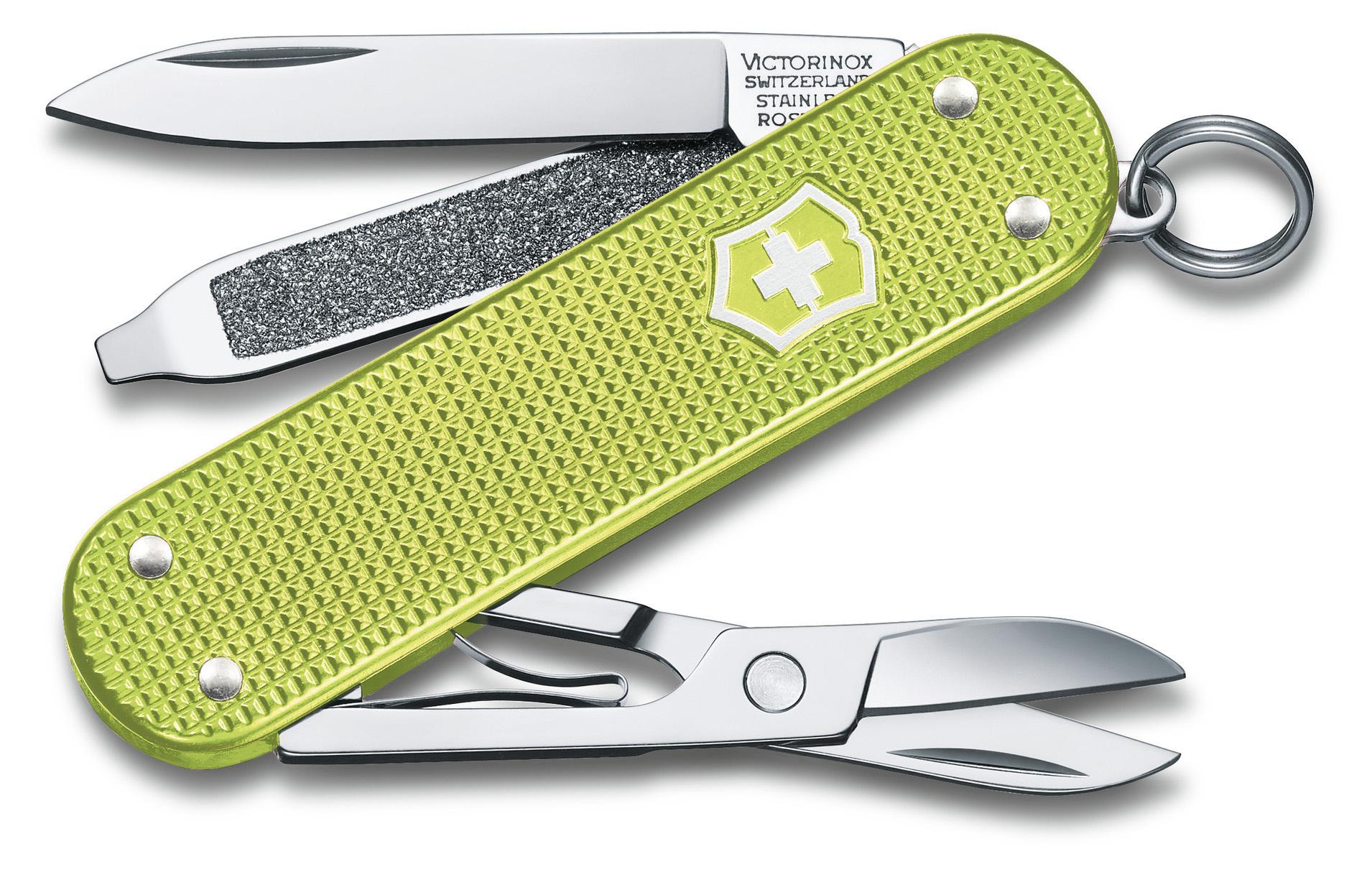 Туристический нож Victorinox Classic Lime Twist (0.6221.241G)