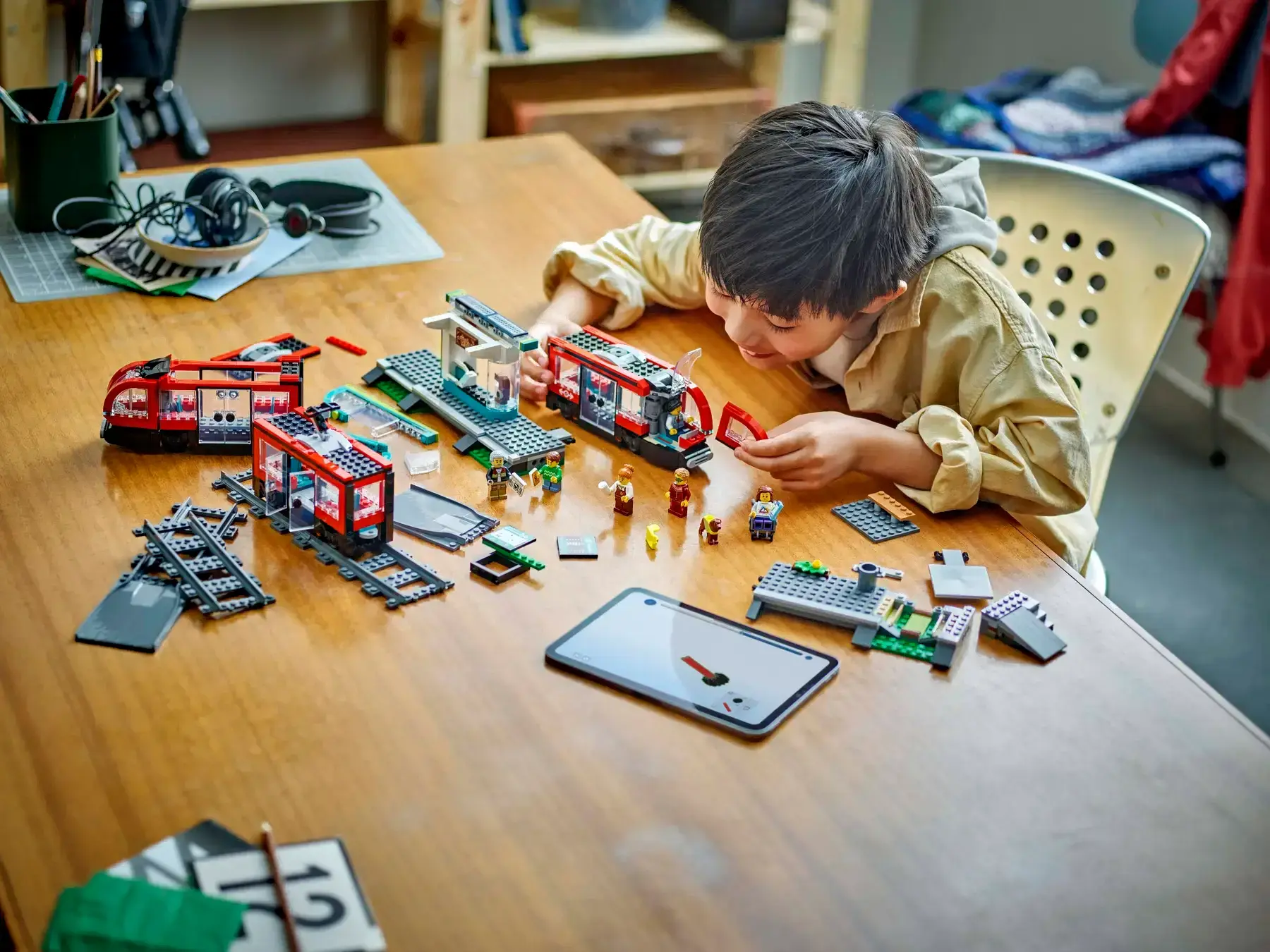 Конструктор Lego City Трамвай и станция в центре города (60423)