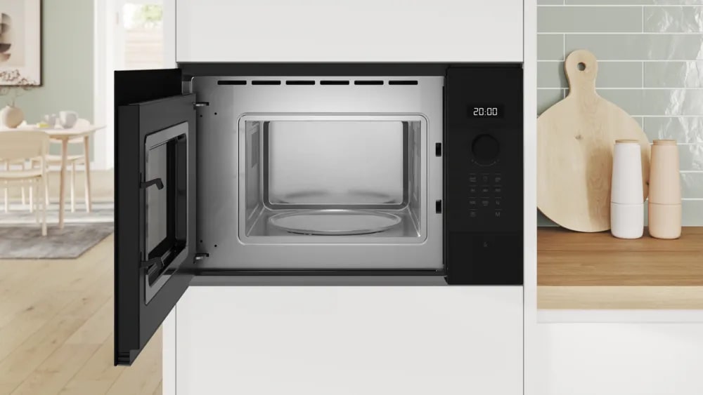 Микроволновая печь Bosch BFL524MB2 черный