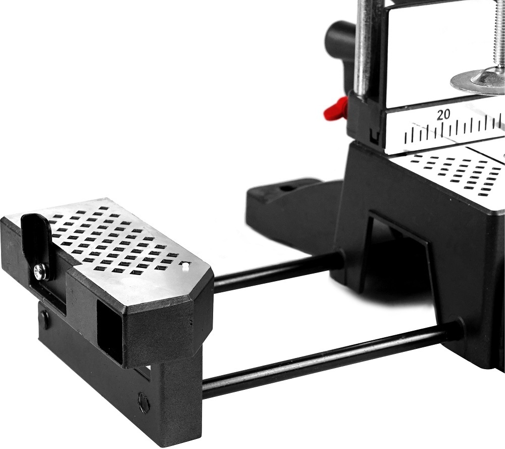 Торцовочная пила TEH TMS30520B