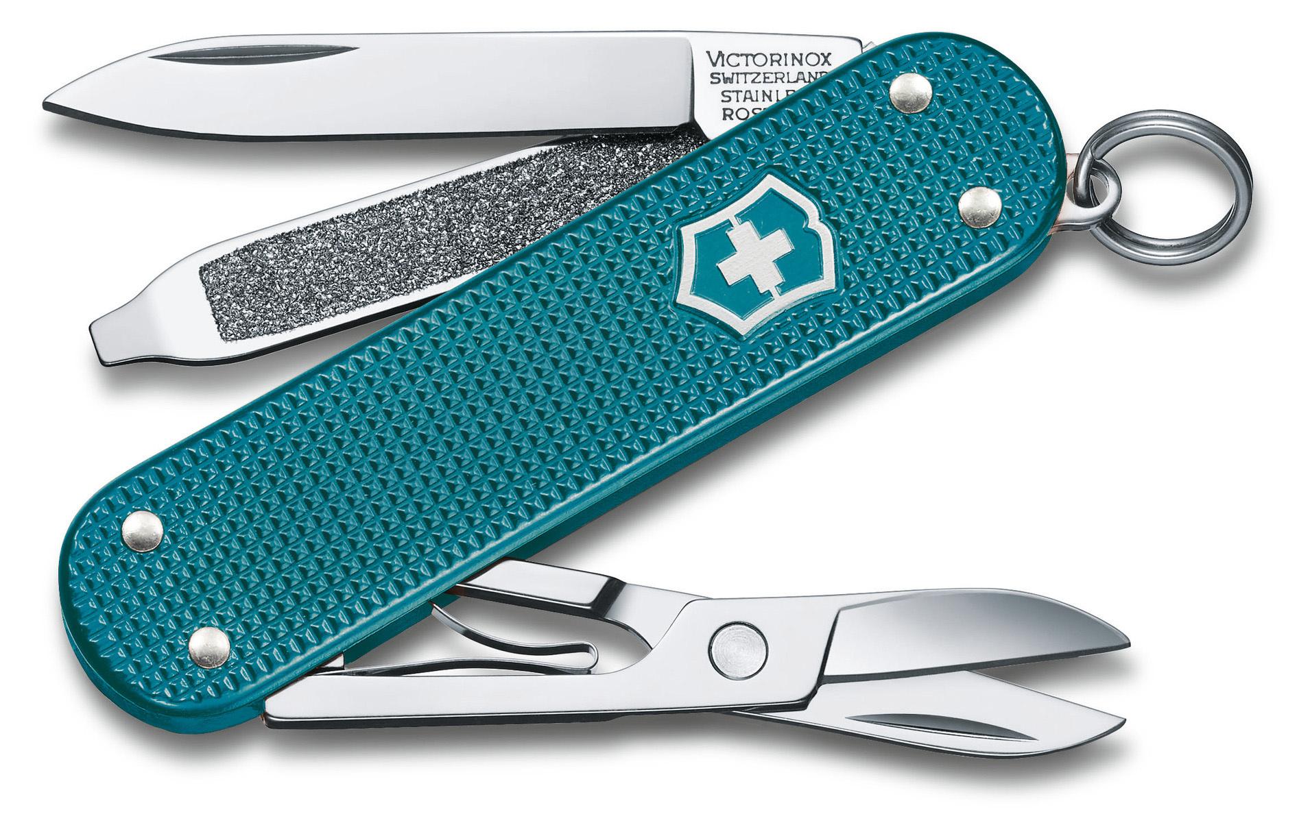 Туристический нож Victorinox Classic Wild Jungle (0.6221.242G)