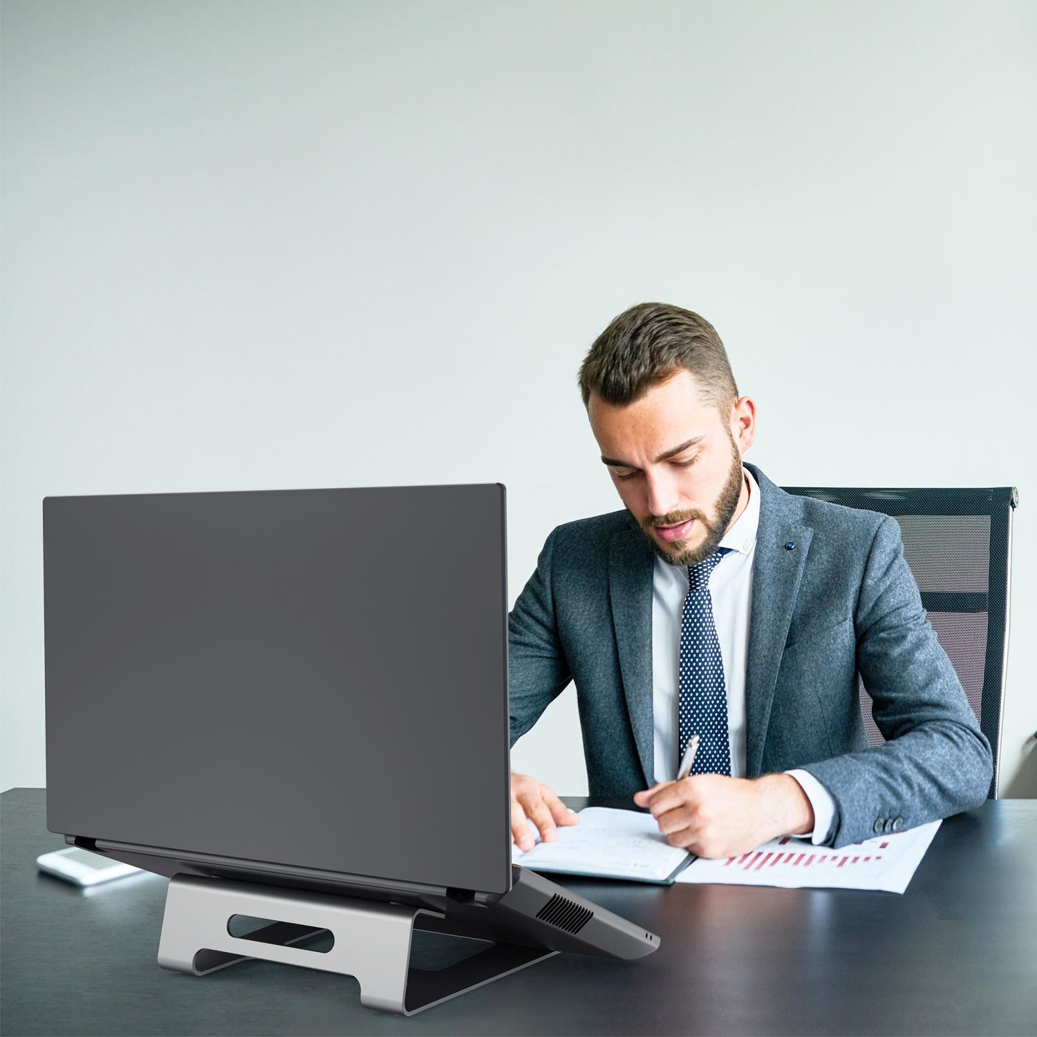 Подставка для ноутбука Cactus CS-NB-AL серебристый