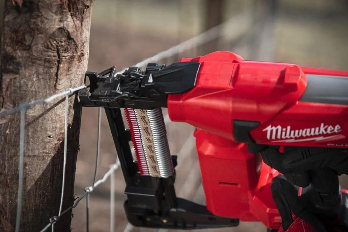 Аккумуляторный степлер Milwaukee M18 FFUS-302C (4933479832)