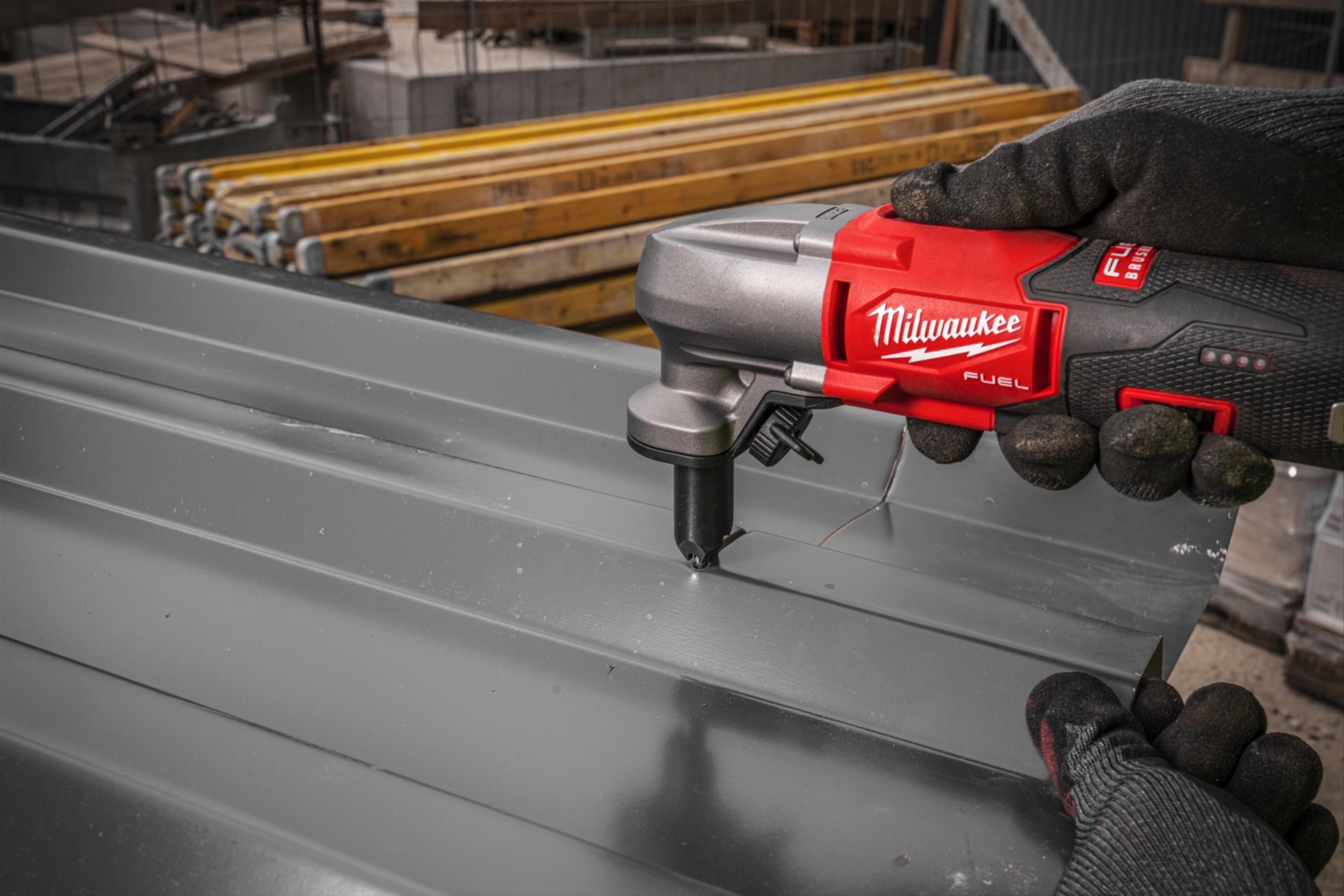 Электроножницы по металлу Milwaukee M12 FNB16-0 (4933479617)
