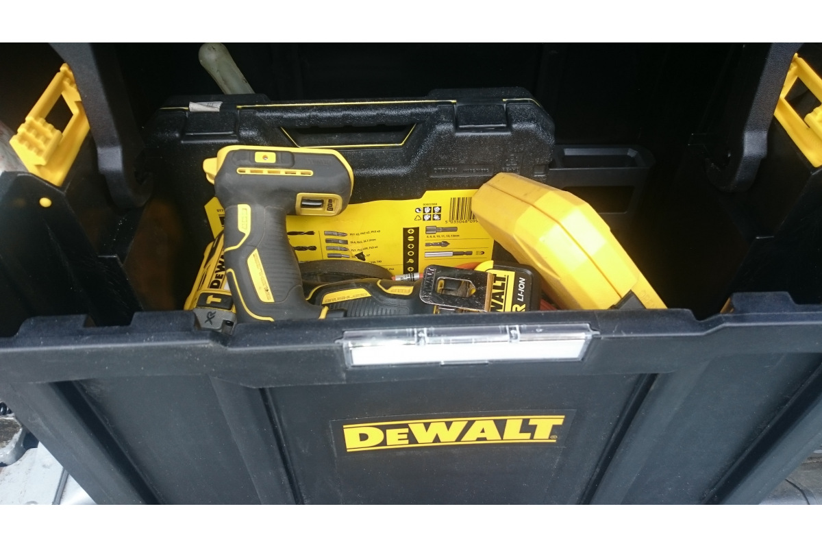 Ящик для инструментов DeWalt DWST1-71228