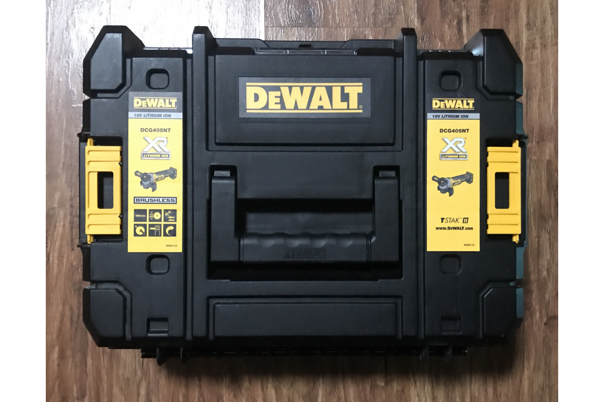 Угловая шлифмашина DeWalt DCG405NT