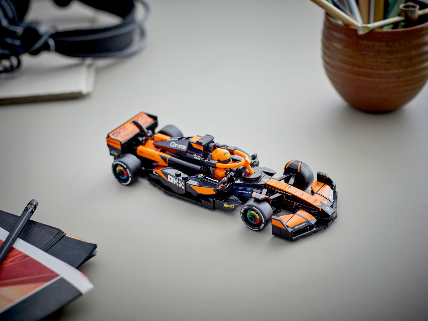 Конструктор Lego Speed Champions Гоночный автомобиль F1 McLaren Team MCL38 (77251)