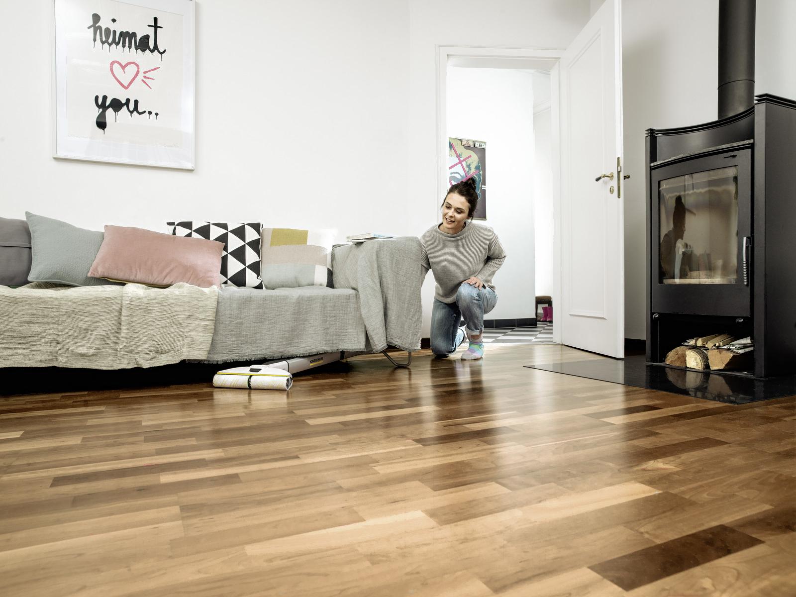 Пылесос Karcher EWM 2 белый (1.056-310.0)