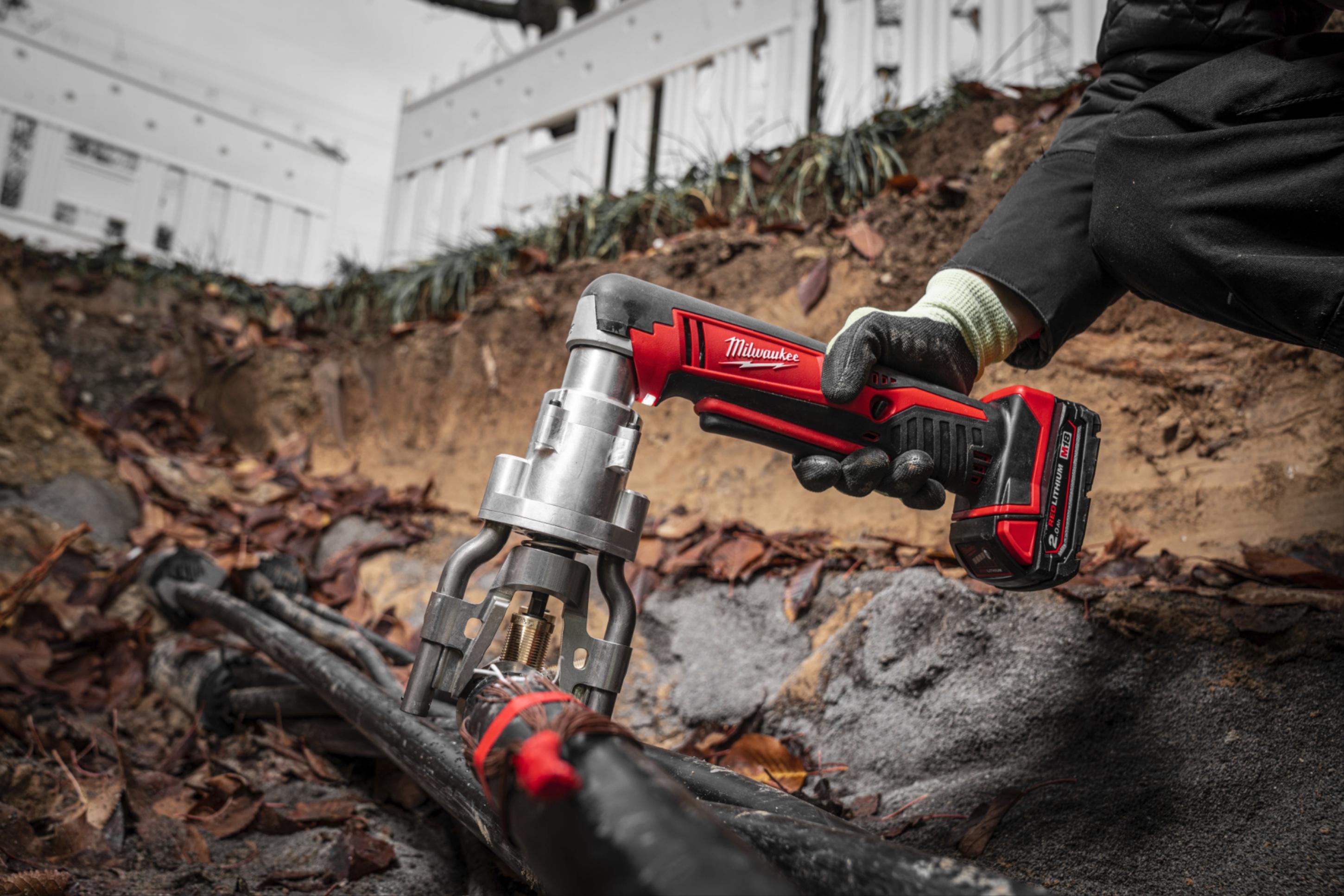 Инструмент для срезных болтов Milwaukee M18 BSBT-202X (4933493289)