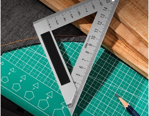 Угольник строительный Deli DL303150