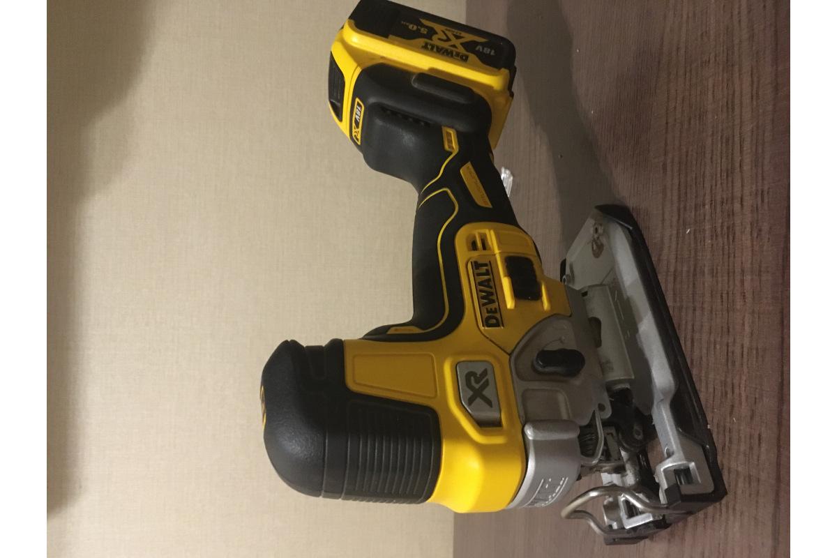 Дрель-шуруповерт DeWalt DCS335N-XJ