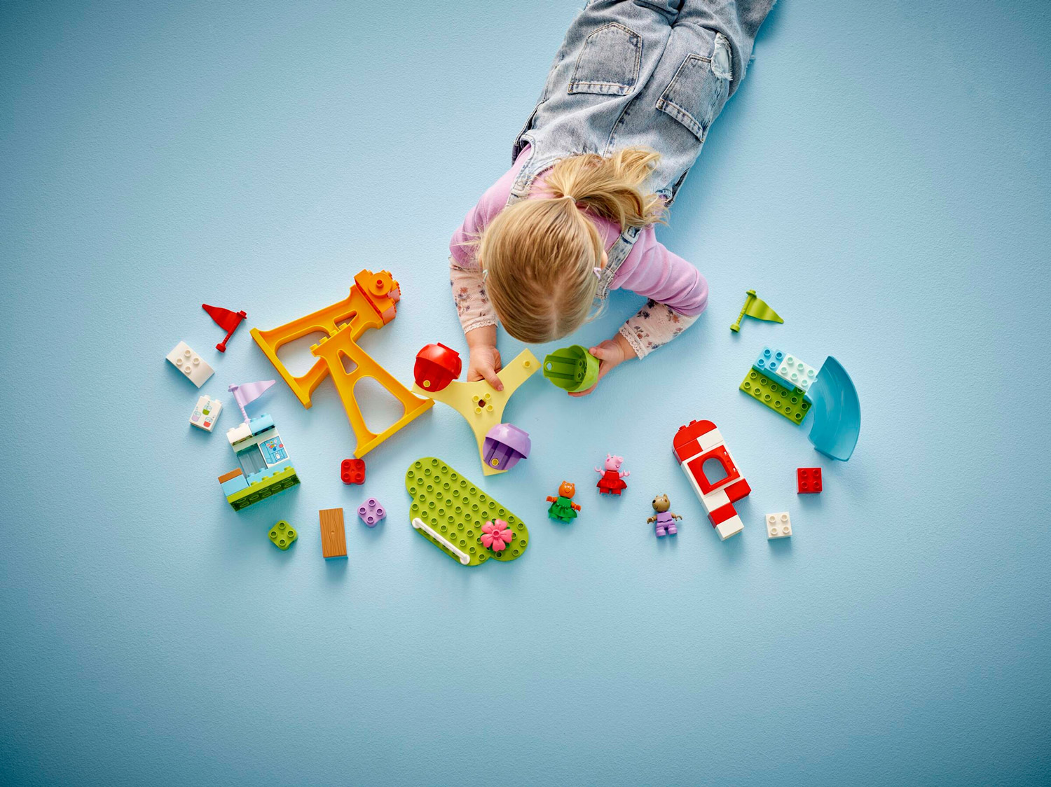 Конструктор Lego Duplo Ярмарка развлечений Свинки Пеппы (10453)