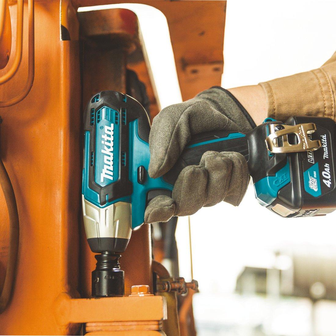 Гайковерт Makita TW 140 DWAE в чемодане