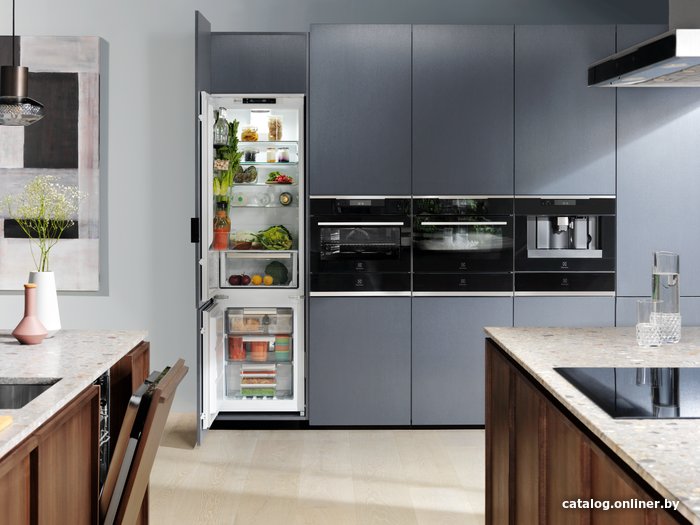 Посудомоечная машина Electrolux EEC67310L