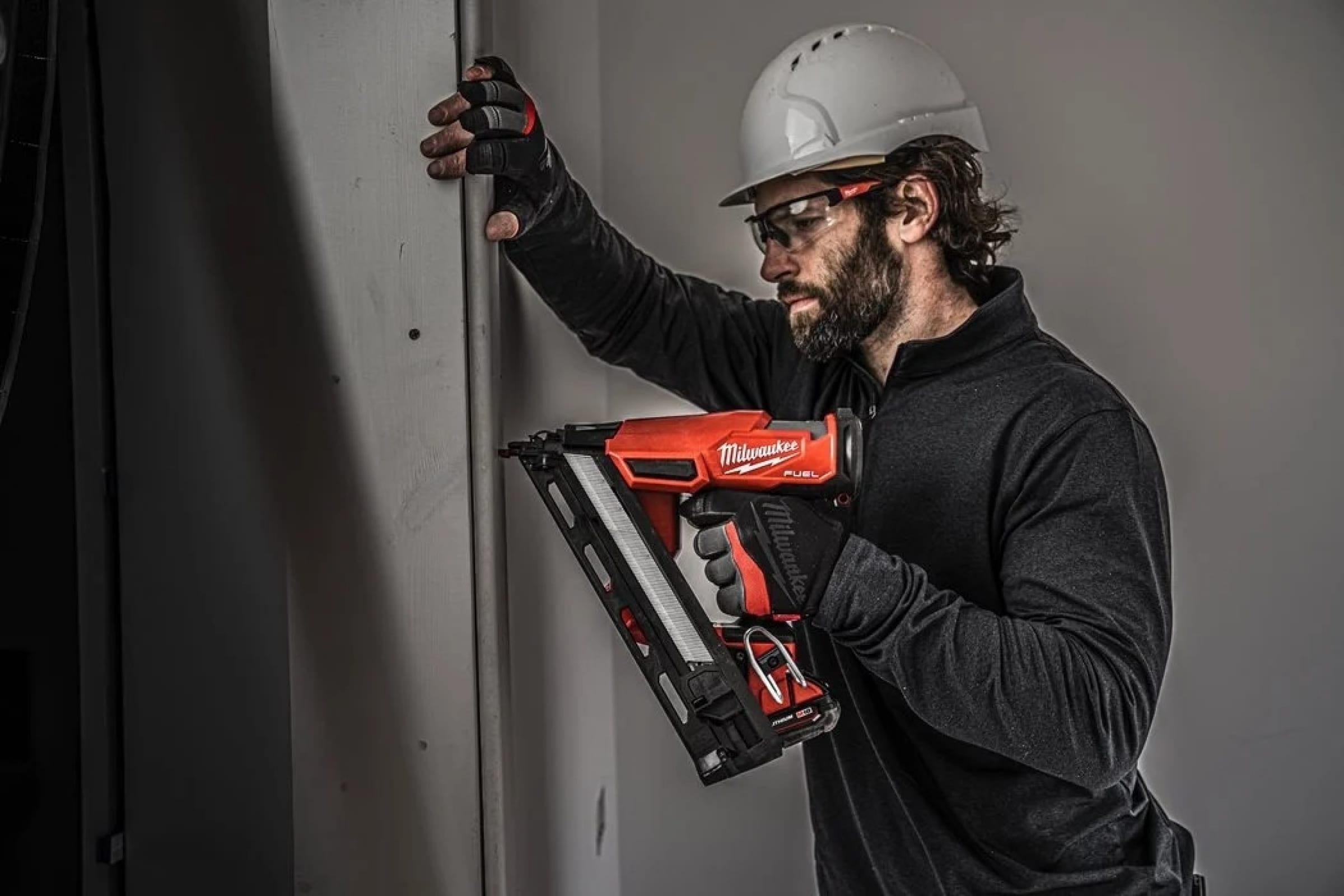 Аккумуляторный нейлер Milwaukee M18 FN15GA-0X (4933478091)