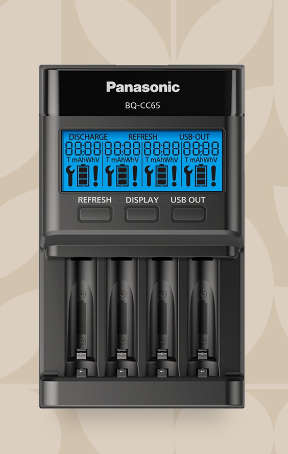 Зарядное устройство для аккумуляторов Panasonic Eneloop BQ-CC65 LCD Pro Charger (BQ-CC65E ERP)