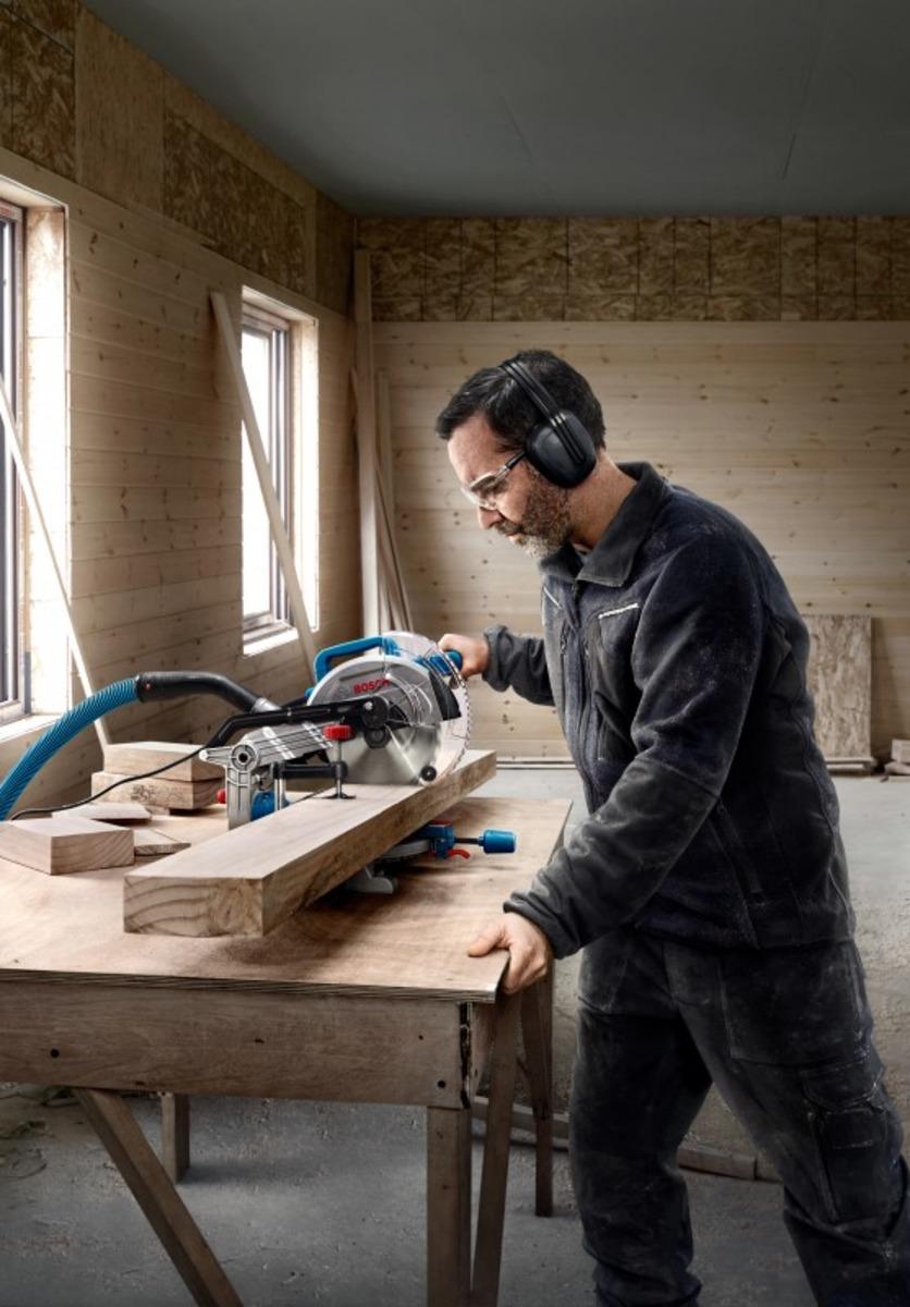 Торцовочная пила Bosch GCM 216 Professional (0601B33000)