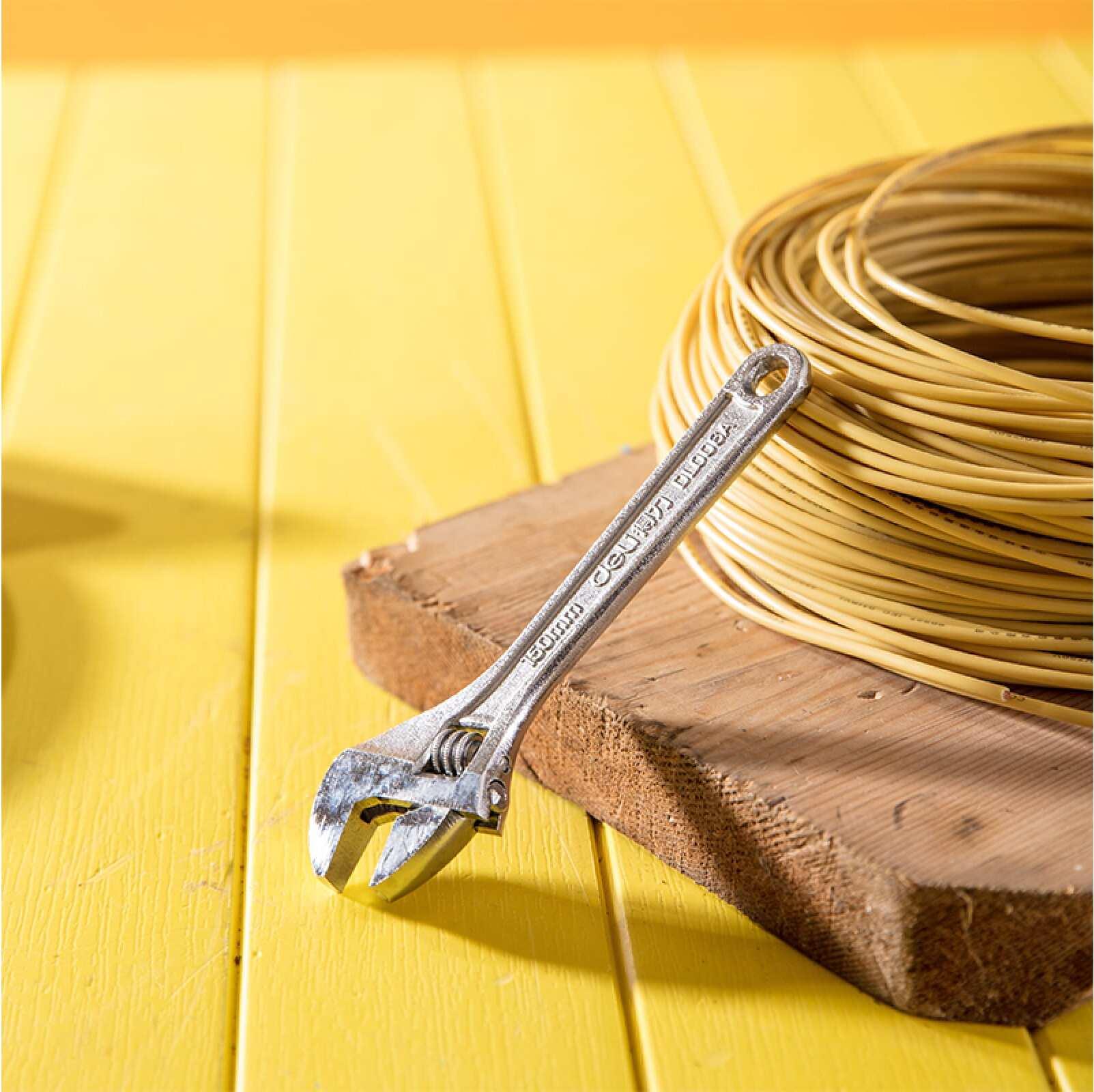 Ключ разводной Deli DL006A