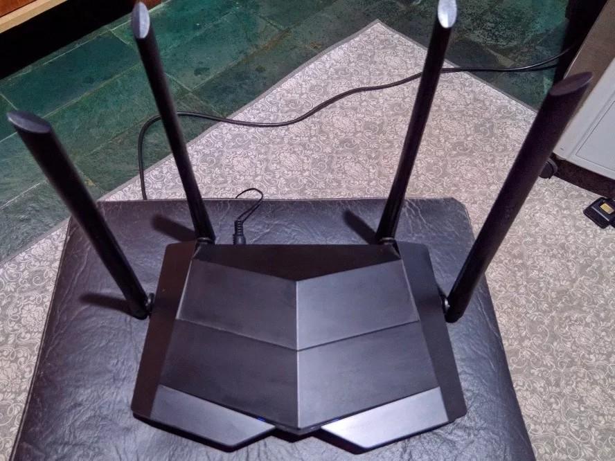 Беспроводной маршрутизатор Tenda 1200MBPS AC10