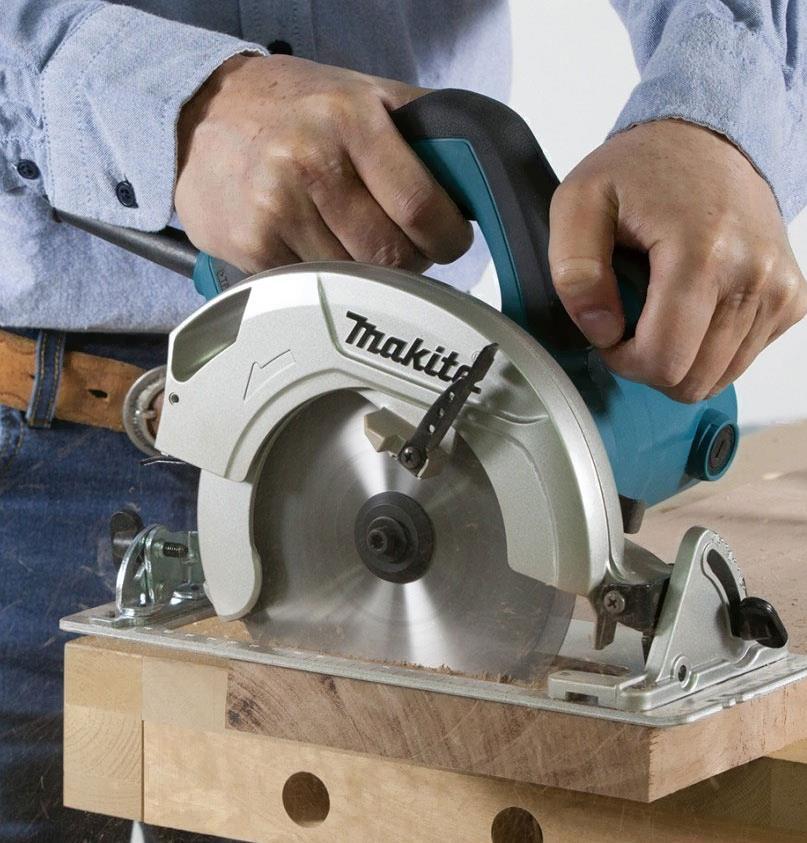 Электропила Makita HS6601