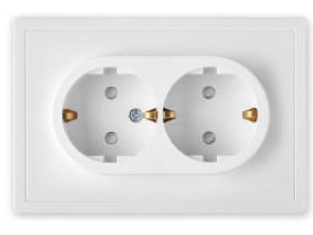 Розетка 2-ая (скрытая, с/з, со шторками) белая, Carre, BYLECTRICA