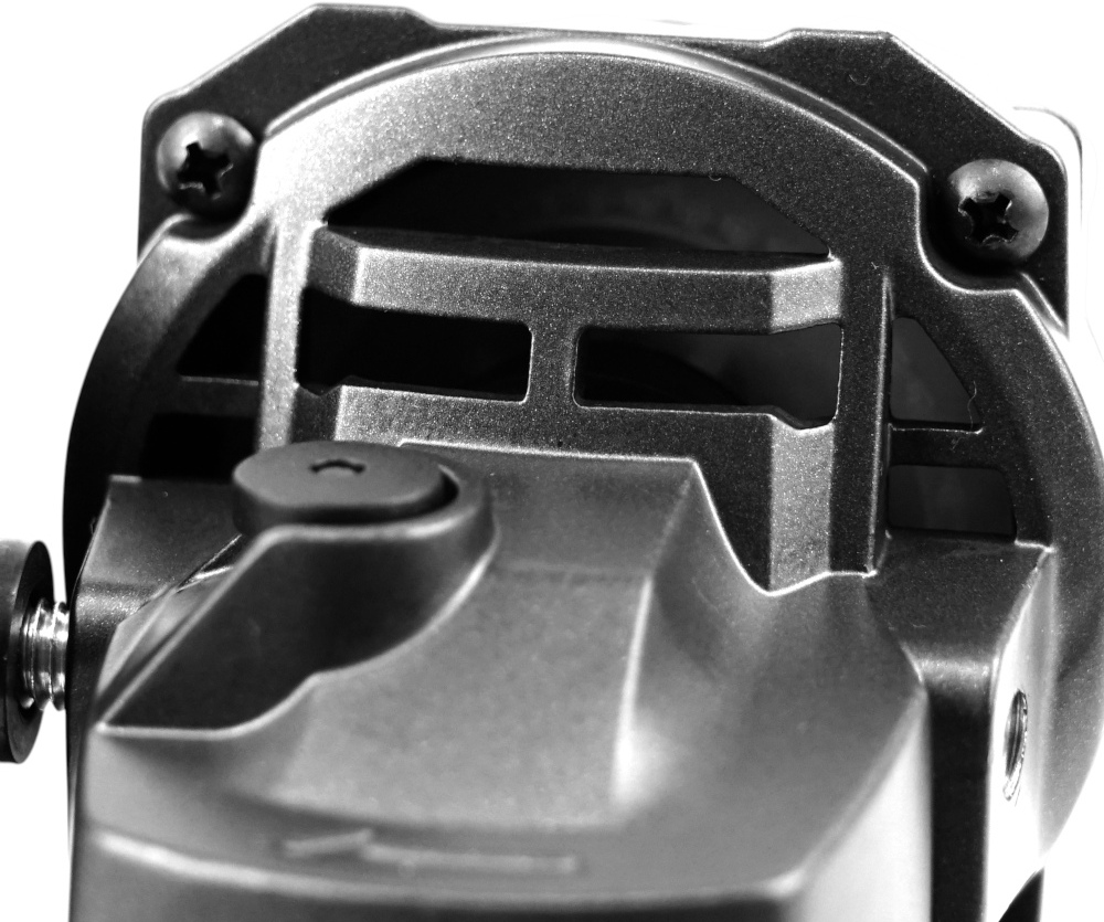 Угловая шлифмашина TEH TG12510M