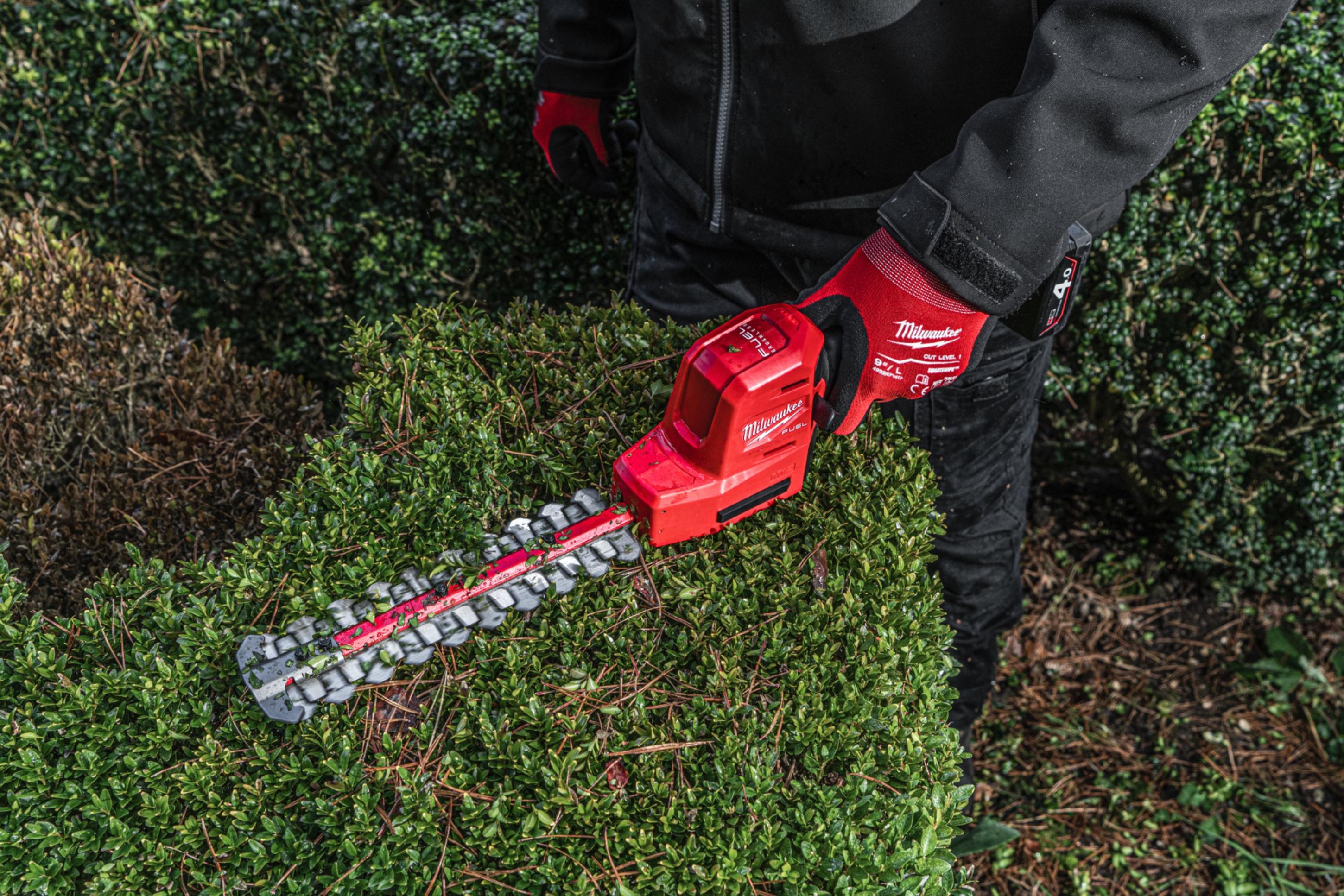 Кусторез Milwaukee M12 FHT20-0 (4933479675)