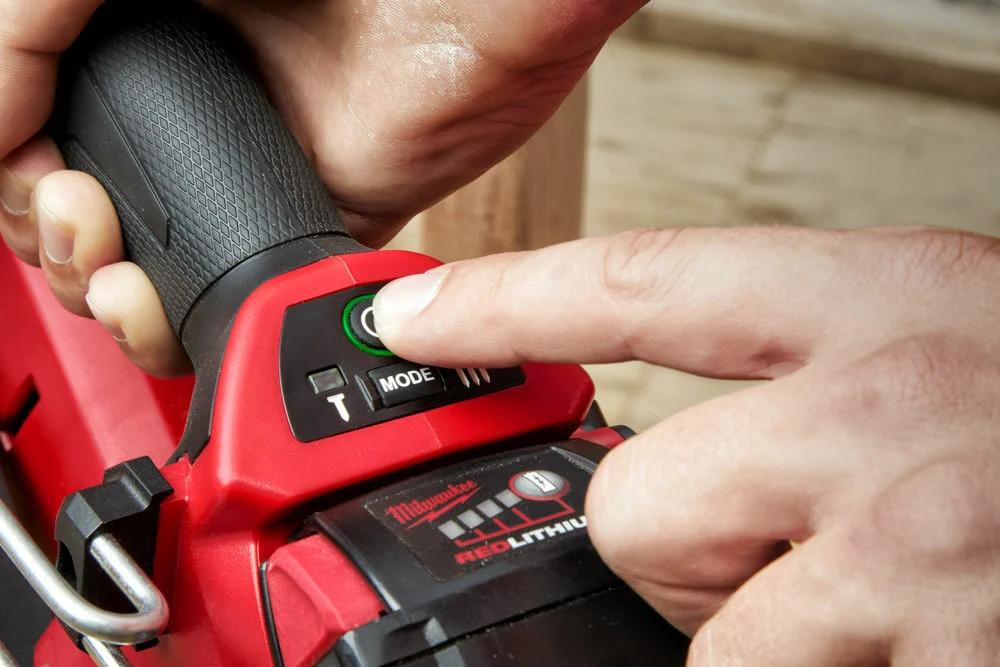Аккумуляторный гвоздезабиватель Milwaukee Fuel M18 FFN21-0C (4933478993)