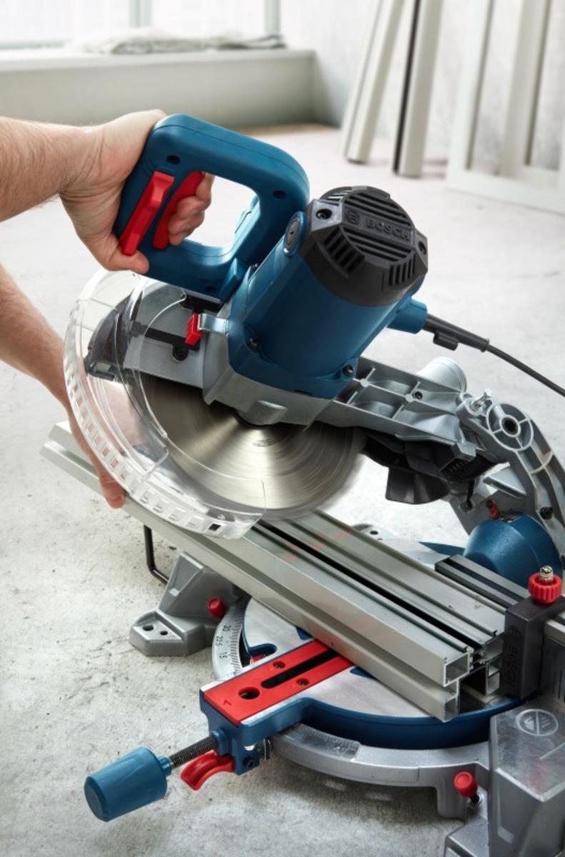 Торцовочная пила Bosch GCM 216 Professional (0601B33000)