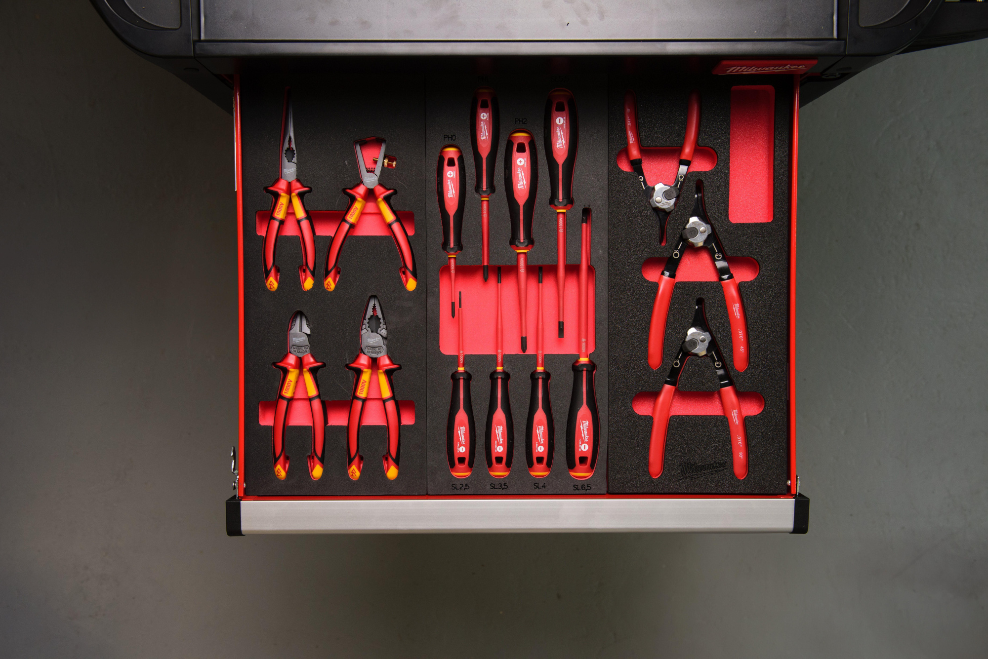 Набор губцевого инструмента Milwaukee VDE 4932493250