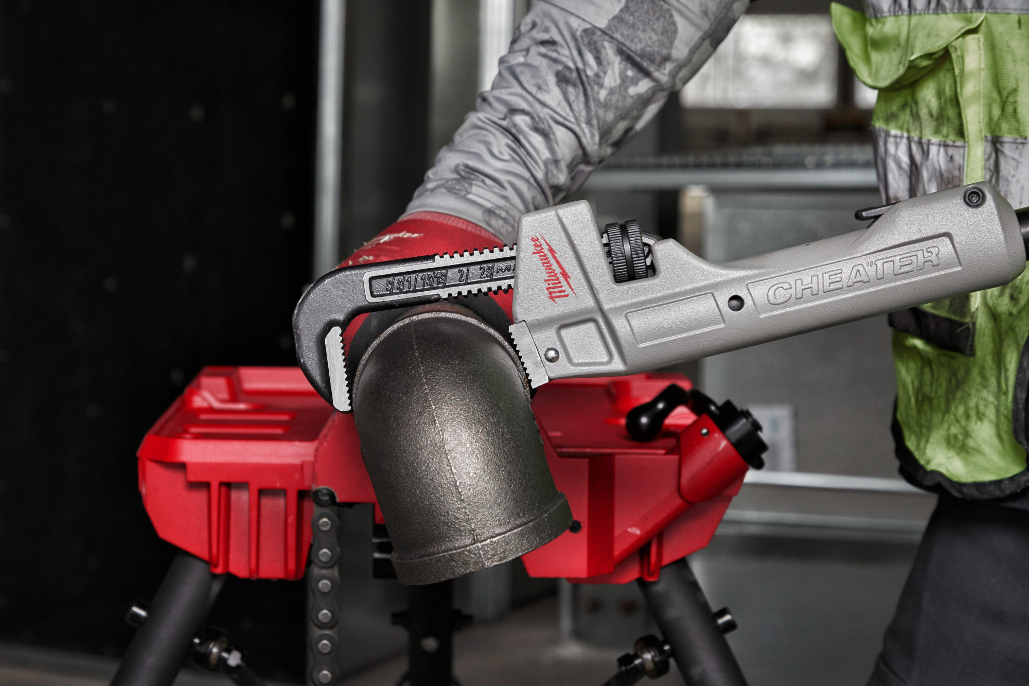 Ключ трубный Milwaukee Cheater 4932478672